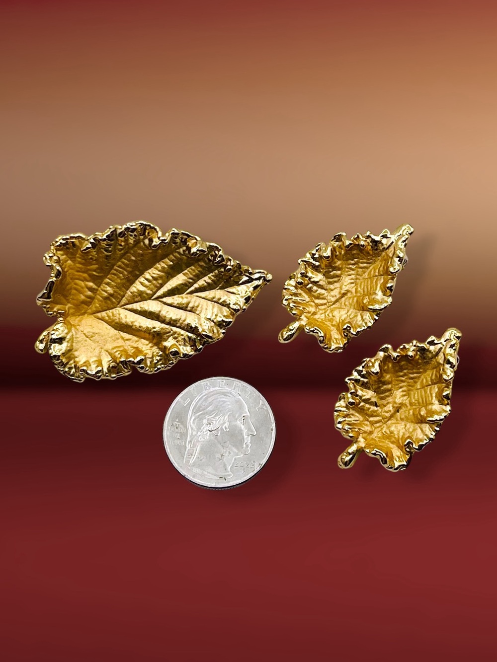 Vintage Napier Gold Tone Textured Leaf Brooch & Matching Clip-On Earrings Set - Picture 9 of 14
